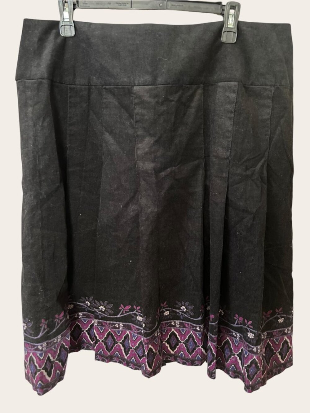 Apostrophe Black Corduroy Pleated Skirt — Floral Ikat Border — Size 16 — NWT